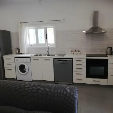 Nyaraló Stis Andronikis