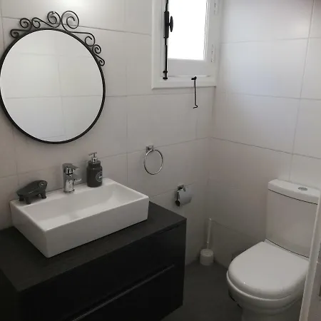 Stis Andronikis Holiday home *